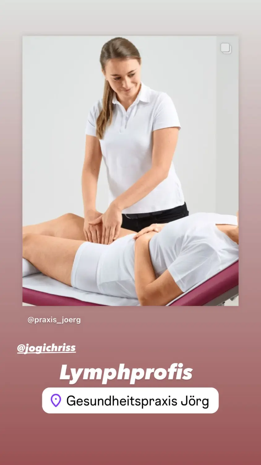 Arzt untersucht Patient von Praxis Jörg